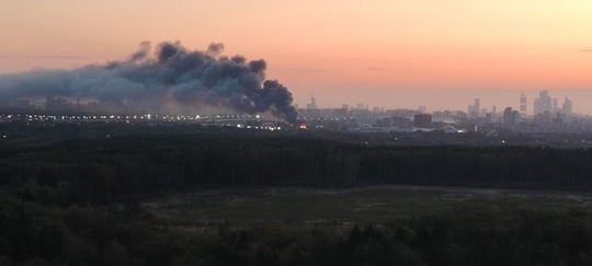 Утренний пожар, видневшийся из многих одинцовских домов, произошел на улице Горбунова в Москве, близ..