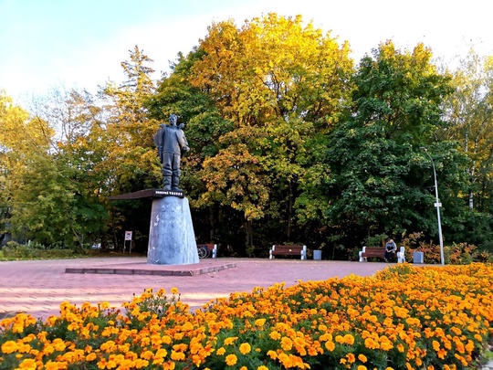 Доброго дня! 🍁🍂
Бабье лето заглянет в столичный регион на три дня. Научный руководитель Гидрометцентра..