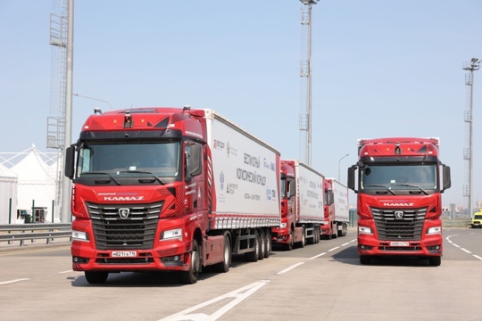 Движение беспилотных грузовиков запущено на протяжении всей трассы М-11 🚛  Они курсировали с лета 2022 года,..