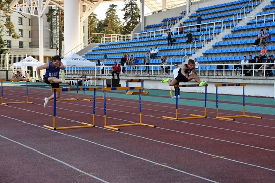 Борис Аубакиров 
Посетил Чемпионат и Первенство России по эстафетному бегу.  На стадионе «Метеор» прошел..