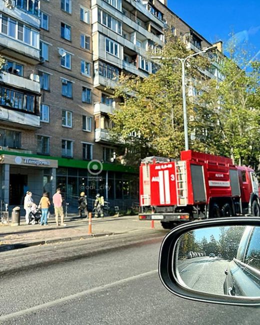 На Молодежной вспыхнул один из балконов, но благодаря своевременной реакции жителей и приезду спасателей –..