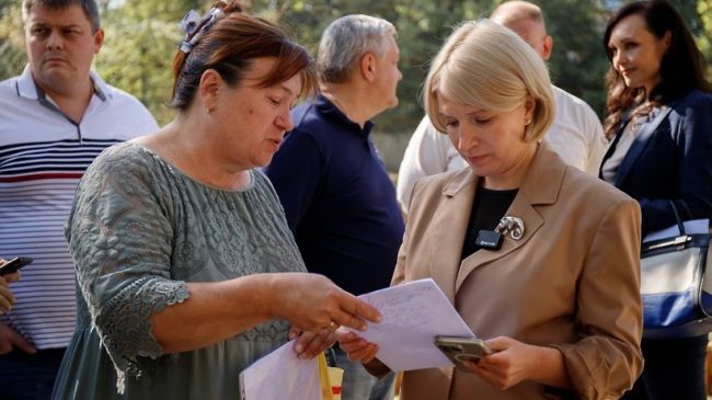 Преображение Перловского пруда в Мытищах продолжается  Глава городского округа Мытищи Юлия Купецкая..