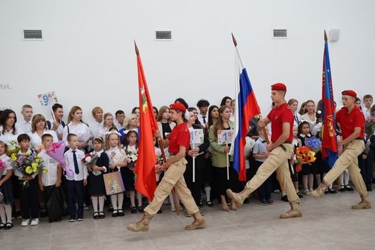 В БАЛАШИХЕ ОТКРЫЛАСЬ НОВАЯ ШКОЛА. 👏 
В жилом комплексе «Пехра» построили четырёхэтажное учебное заведение..