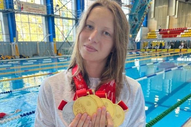 🥇🥈🥈🥈Четыре медали завоевала 14-летняя воспитанница центра «Дельфин» Виктория Таранникова на..