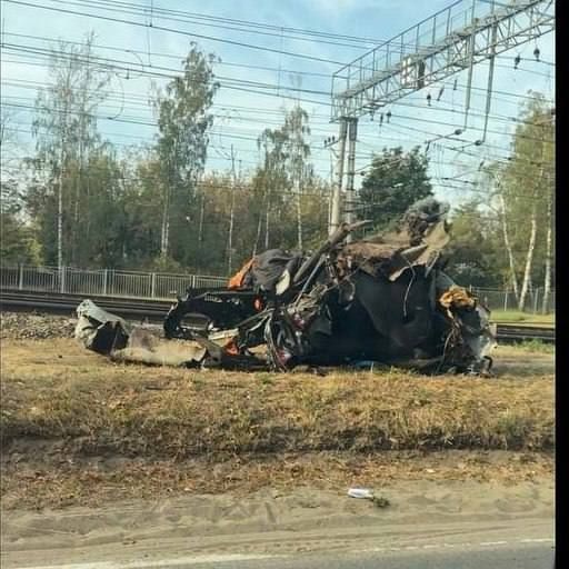 Каршеринг вылетел под поезд Череповец - Адлер сегодня ночью у ст. Быково  Машинист применил экстренное..