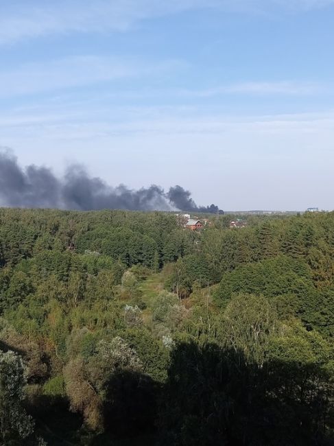 ⚡Пожар на коксогазовом заводе в Видном  Загорелось на предприятии в Видном. Дым распространяется в сторону..