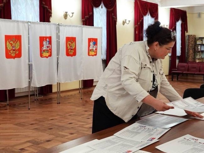 В Подмосковье стартовали трехдневные выборы в местные советы депутатов  Сегодня с 8:00 начали..