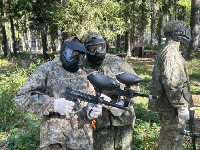 Медики Мытищ отложили халаты и взяли в руки маркеры для пейнтбола  В минувшие выходные медики Мытищинской..