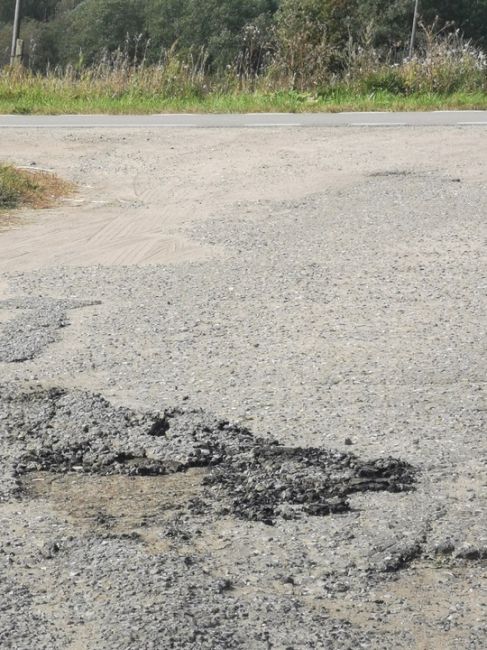 В деревне Вонякино испорчена дорога.
Суть дела:
В деревне грунтовая дорога находится в плачевном состоянии...