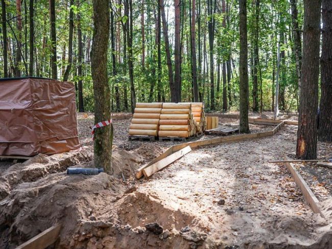 🌳Первый этап благоустройства Опалиховского лесопарка подходит к завершению.  Специалисты, которые..