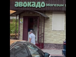 Сегодня возле школы в мкрн Гагарина в 17:30 данный мужчина, шедший в противоположную мне сторону, вдруг..