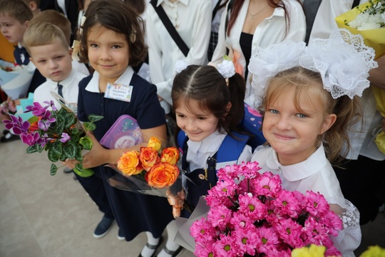 В БАЛАШИХЕ ОТКРЫЛАСЬ НОВАЯ ШКОЛА. 👏 
В жилом комплексе «Пехра» построили четырёхэтажное учебное заведение..