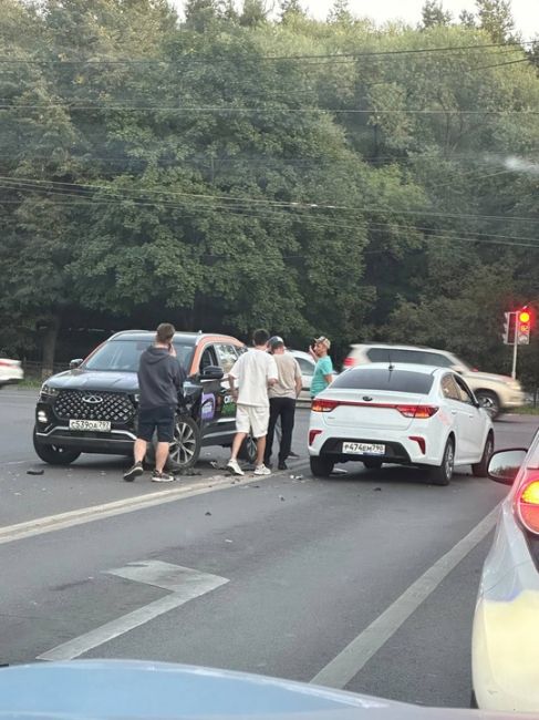 Октябрьский проспект/Кирова ДТП. 
Фото из чата "Подольск: пробки, засады,..