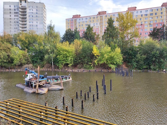 Продолжается благоустройство Малого Тарычевского пруда  Короткий..