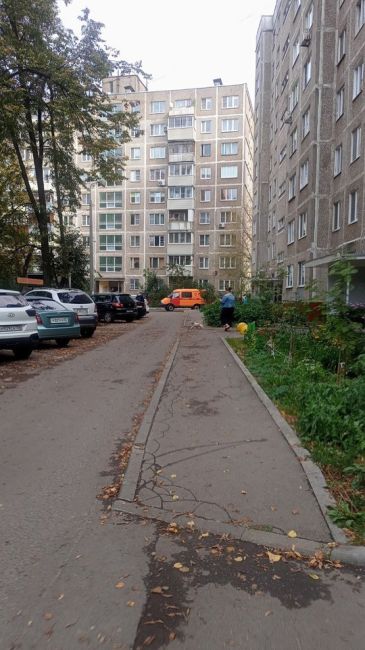 Рабочая 11 гарью сильно воняло, служба спасения приехала разбираться в..