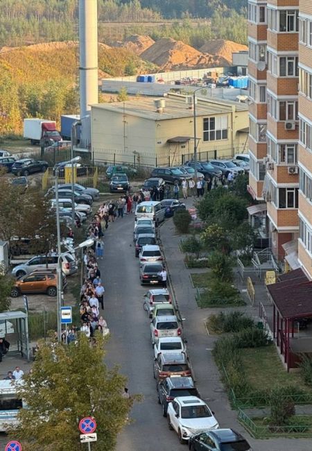 ОГРОМНЫЕ ОЧЕРЕДИ В АЛЕКСЕЕВСКОЙ РОЩЕ
Дождались, с утра вообще было не уехать. Раньше рано утром спокойно..