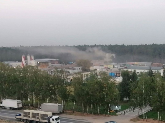 🏭 В Пирогово жители жалуются на бетонный завод и его выбросы 
От подписчицы: 
У нас в Пирогово и без вирусов..