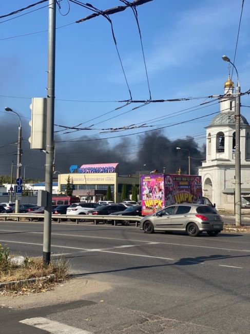 Пожар на коксогазовом заводе в Видном 
Дым затягивает южные районы..