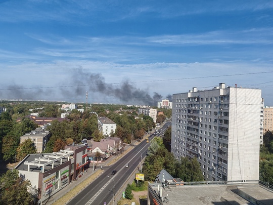 ⚡В Видном начался пожар на коксогазовом заводе 
Дым идет в сторону южных окраин Москвы. На место ЧП едут..