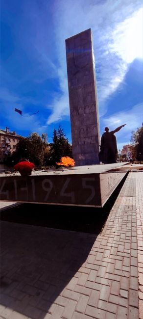 Спасибо этому городу, за гостеприимство, впечатления, эмоции...
Привет из Великого Новгорода..