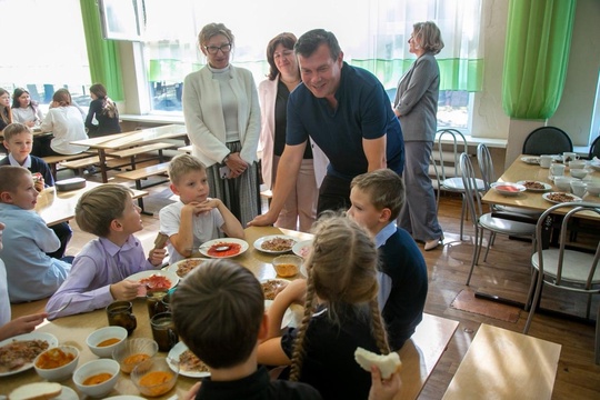 🍝 Наггетсы, пельмени и картофельная запеканка: глава Коломны проверил школьное меню  Глава городского..