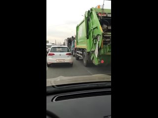 Множество подписчиков жалуются на невыносимую вонь по ночам 🤢  В последнее время пахнет чуть ли не каждую..