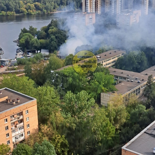 ❗️Пожар в гаражном кооперативе за 11 лицеем в старых Химках. Пожарные уже на месте,..