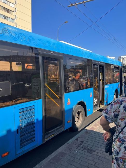 Это что за ржавая помойка? Списали из Москвы и отдали с барского плеча в Видное!?? На фото списанный из Москвы..