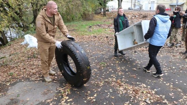 Береговую линию Клязьмы в Мытищах очистили от мусора на выходных  88 мешков с мусором собрали участники..