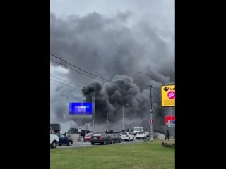 Центральнвй рынок горит в Ногинске.  Площадь пожара 3000 кв.м. Пожарные локализовали огонь, пострадавших..