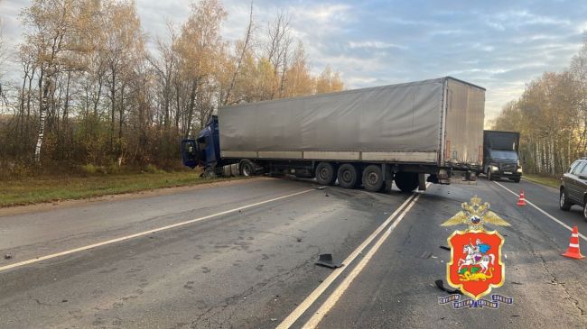 5 человек погибли в Подмосковье в аварии — водитель «Лады» выехал на встречку и столкнулся с грузовиком  В..