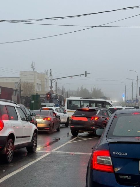 Фото сделаны в 7:19 утра на Пироговском перекрестке в сторону Мытищ! После того, как на перекрестке мы..