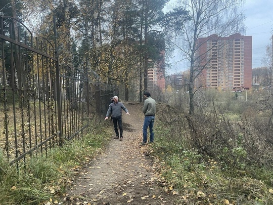 В Сергиевом Посаде приступили к работам по строительству тротуара, о котором просили жители. Люди..