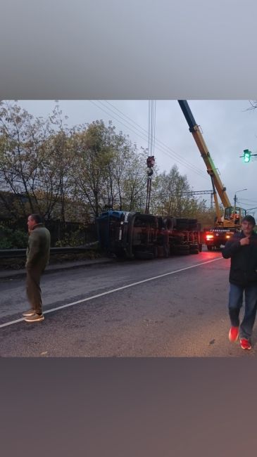 Авария на перекрёстке со стороны ул. Мало-Васильево всё..