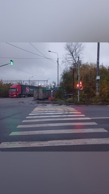 Авария на перекрёстке со стороны ул. Мало-Васильево всё..