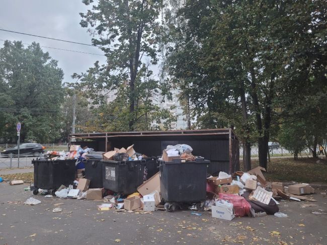 РО Каширский не работает! Замы Станислава Анатольевича по ЖКХ,вам нравится? Нам нет!!! Большой обьем отходов..