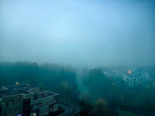 Утренний туман в районе Маяка 🌫️
Как говорится, хоть глаз выколи, ничего не..