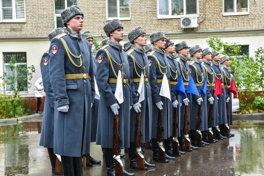 В Балашихе открыли мемориальную доску участнику СВО Николаю Андрееву. Она установлена на фасаде дома №15 на..