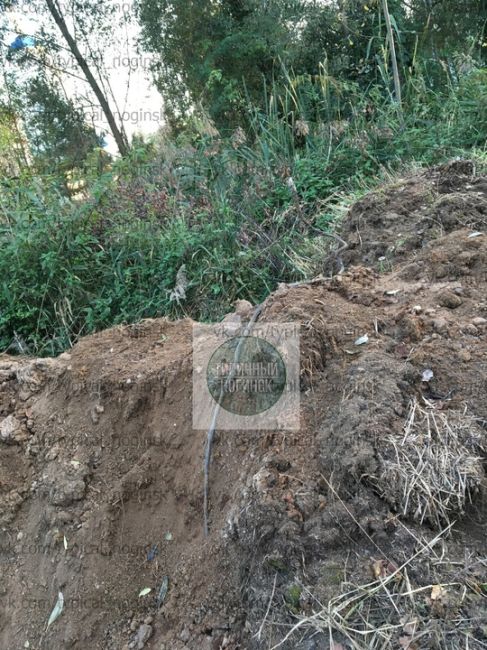 В селе Иванисово , г.о. Электросталь Россети ведут кабель для складов Валберис. По селу на повышенной..