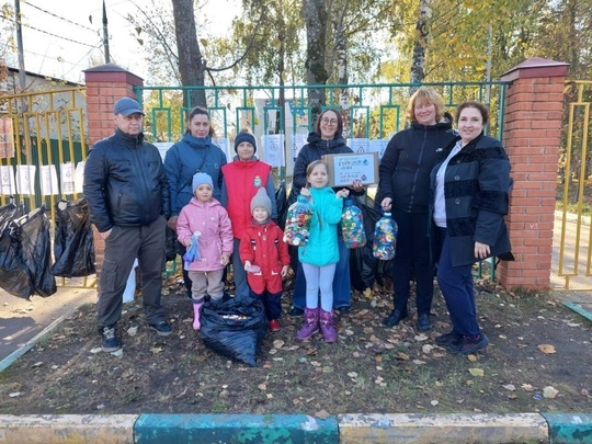 Волонтеры и жители собрали во время экоакции у нас в Видном 333 кг вторсырья. Об этом рассказали в Минчистоты..