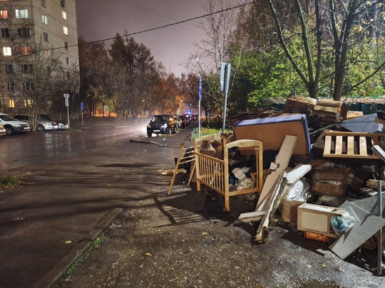 Добрый вечер,когда прекратится это безобразие! Не возможно заехать на стоянку напротив стадиона между д.7 и..