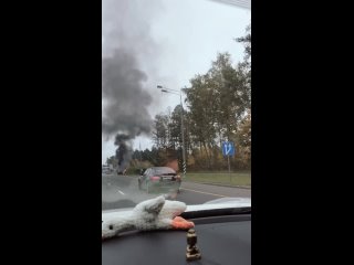 ГОРИТ ГАЗЕЛЬ 🔥
Газель сгорела на Горьковке. В сторону области напротив ВНИИПО. Есть ли пострадавшие —..