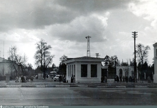 СТАРАЯ БАЛАШИХА
1958 год. Строительство подземного перехода через Горьковку.
Вид на..