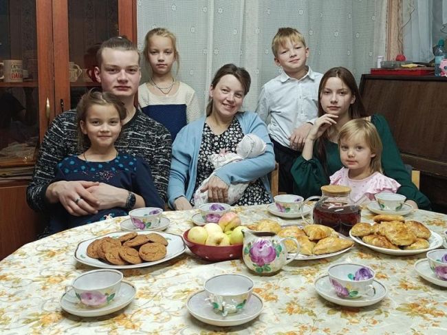 В многодетной семье из Пушкино родился одиннадцатый ребенок.  В многодетной семье Десятовых в городском..