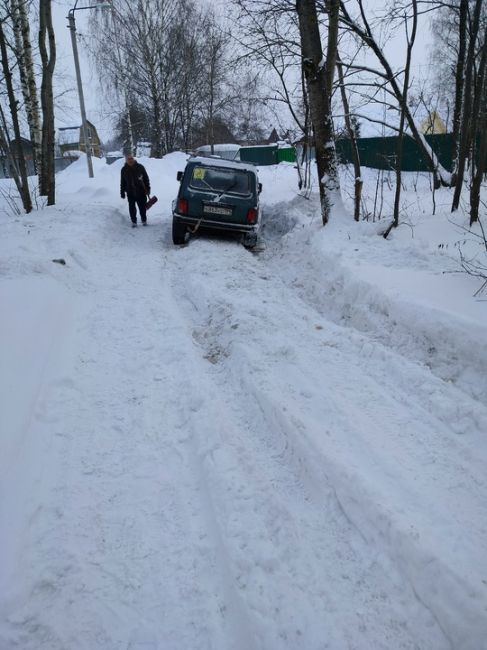 Снег 2-6 мм выпадет на недолгое время в Москве и области в понедельник, сообщил синоптик..