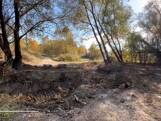 💦 Деревню Гришино в городском округе Коломна разделяет на две части большой овраг, где протекает ручей,..