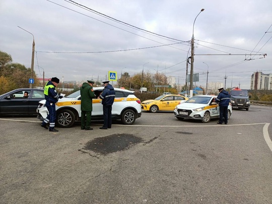 В Подольске продолжаются рейды по выявлению уклонистов от воинского учета.  Сотрудники военкомата..