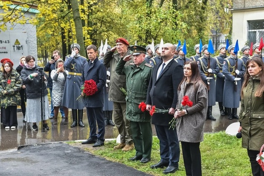 ЧТОБЫ ПОМНИЛИ 🙏
Мемориальную доску участнику СВO Николаю Андрееву открыли в Балашихе. Ее установили на..