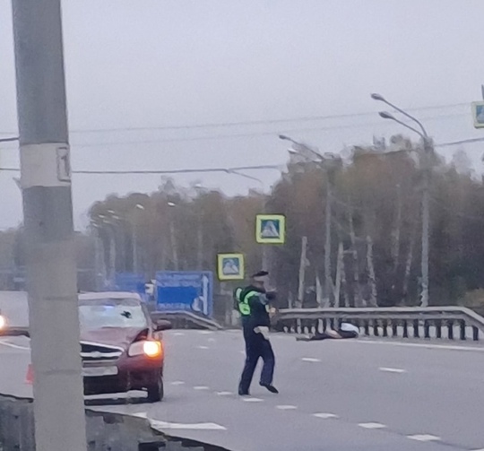 Сегодня утром у поворота на Ельню насмерть сбили мужчину. 💥💥💥  Он хотел перейти дорогу по регулируемому..