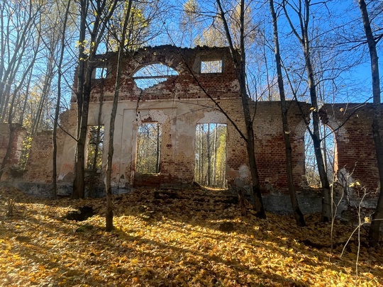 Усадебный ансамбль в Никольском-Урюпино был сооружён при Голицыных, они владели усадьбой с 1774 года вплоть до..